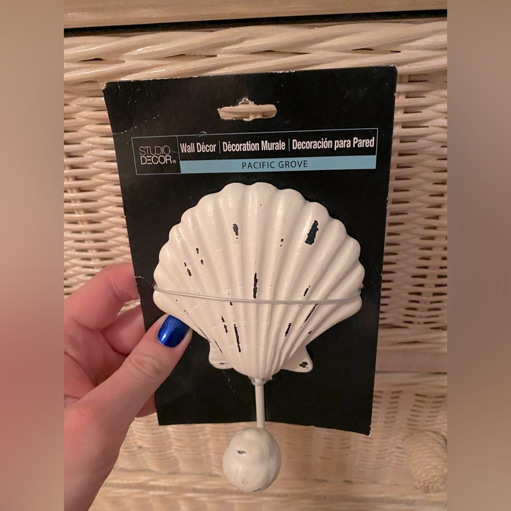 NWT Pacific Grove Wall Decor 🐚